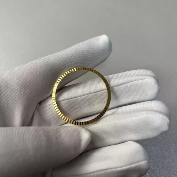 Bezel with markings of Tissot Titoni 777
