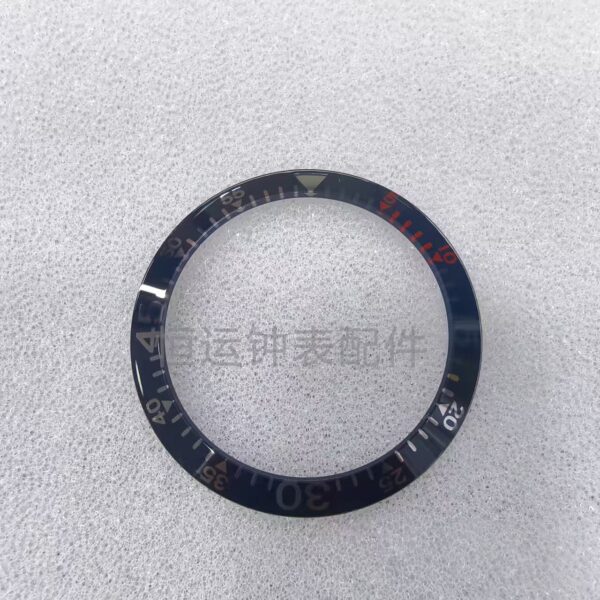 Glass bezel outer ring with cat head and snake motifs for Gucci Dive series
