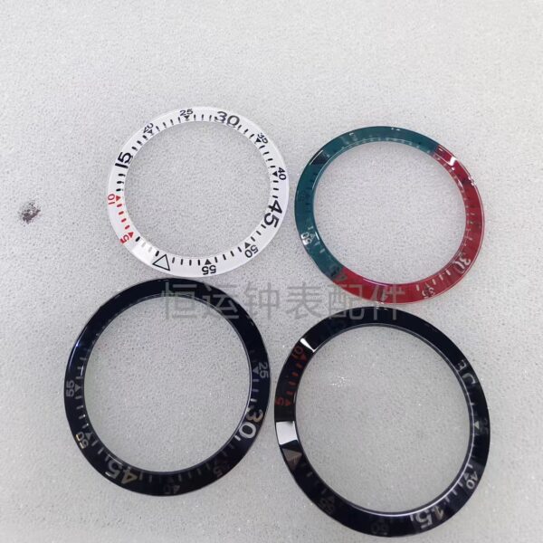 Glass bezel outer ring with cat head and snake motifs for Gucci Dive series