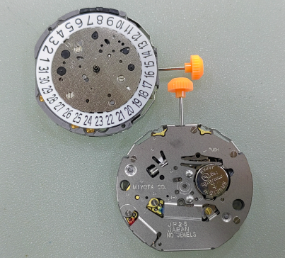 2‘’ Watch Movement Accessories: Brand-New Quartz JP25 Movement, Six-Hand, JP25 Movement, Sub-Seconds at 3/6/9 O'clock Positions, 3 O'clock Position