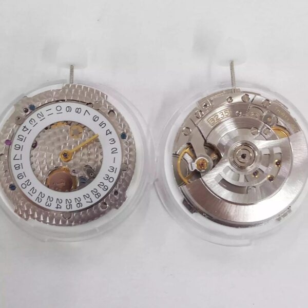 2】 Watch Accessories, Brand-new Domestic 3235 Movement with Blue Hairspring. The Shanghai 3235 Movement serves as a substitute for the Swiss original.